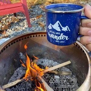 Meet your Posher, Lara